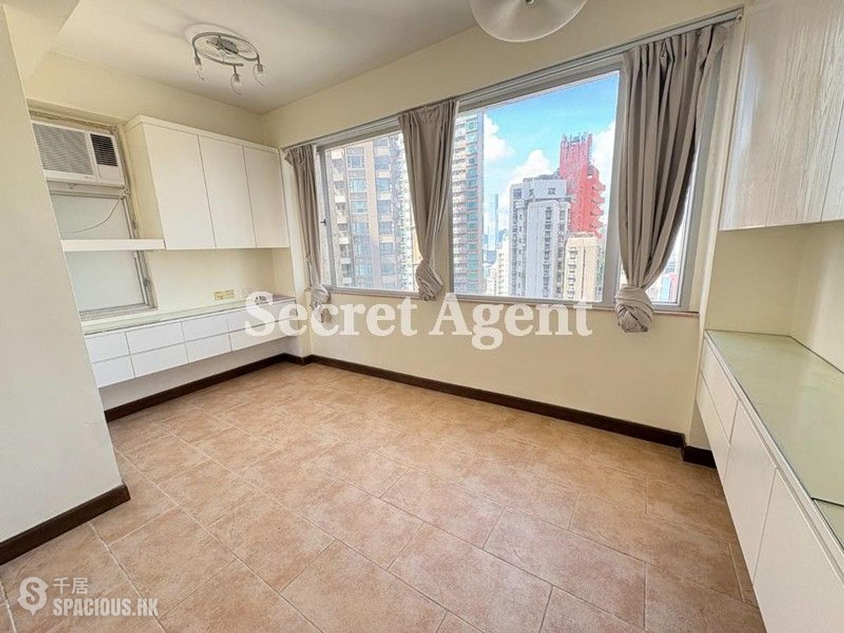 Mid Levels Central - Woodland Court 01