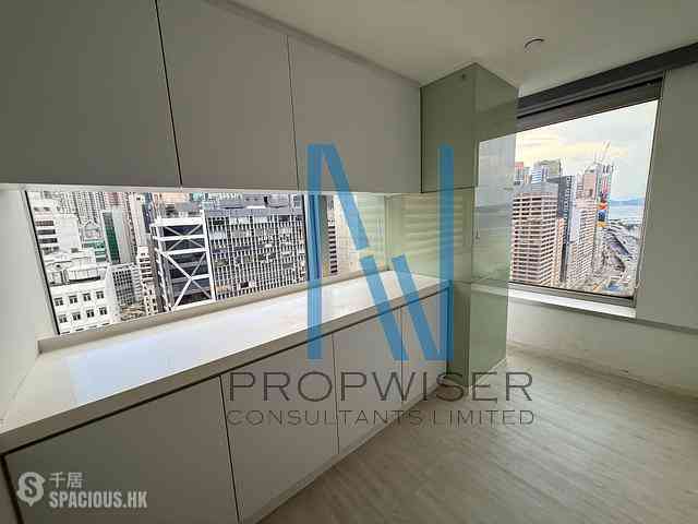 Sheung Wan - Shun Tak Centre - China Merchants Tower 09