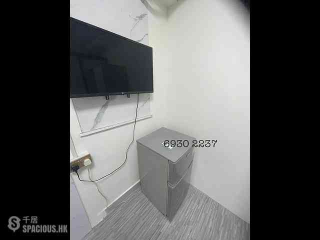 Sheung Wan - 70, Des Voeux Road West 02
