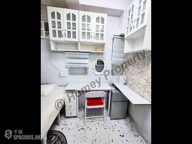 Wan Chai - Hip Sang Building 03