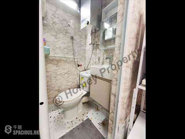 Wan Chai - Hip Sang Building 06