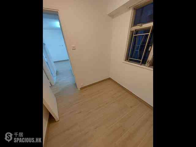 Wan Chai - Kam Shing Building 11