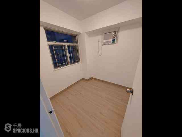 Wan Chai - Kam Shing Building 12