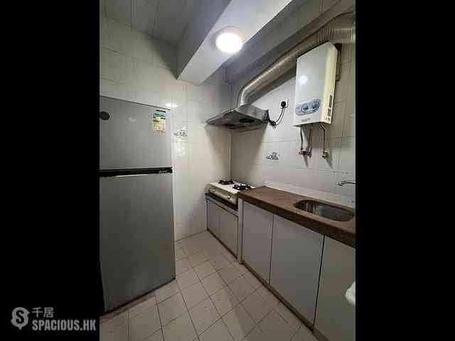 Kennedy Town - Luen Wai Apartment 04