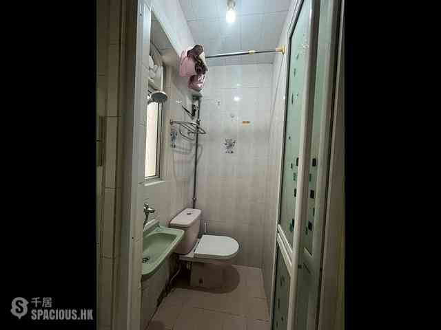 Kennedy Town - Luen Wai Apartment 06