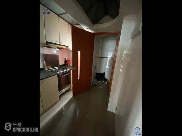 Sheung Wan - Hang Fat Building 10