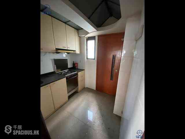 Sheung Wan - Hang Fat Building 11