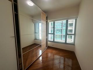 Mid Levels West - 80 Robinson Road 11