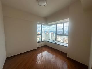 Mid Levels West - 80 Robinson Road 12