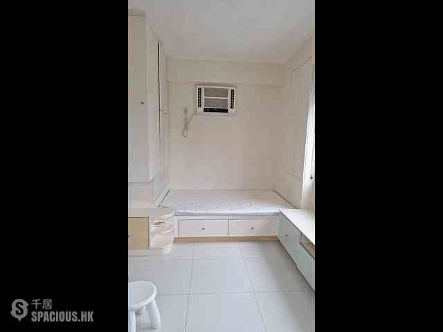 North Point - Yik Hon Building 03