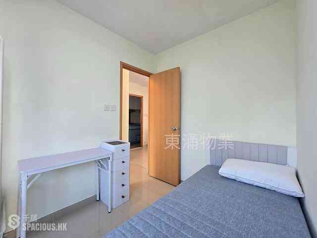 Tung Chung - Seaview Crescent Block 1 06