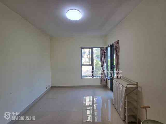 Tung Chung - Seaview Crescent Block 1 02