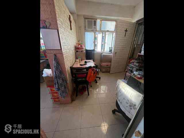 Kennedy Town - Cheong Kat Mansion 02