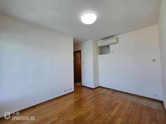 Tung Chung - Seaview Crescent 13