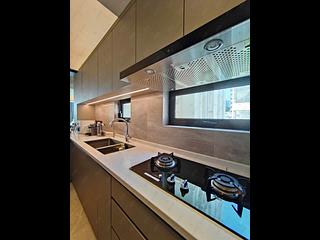 Beacon Hill - Hillsea Court 09