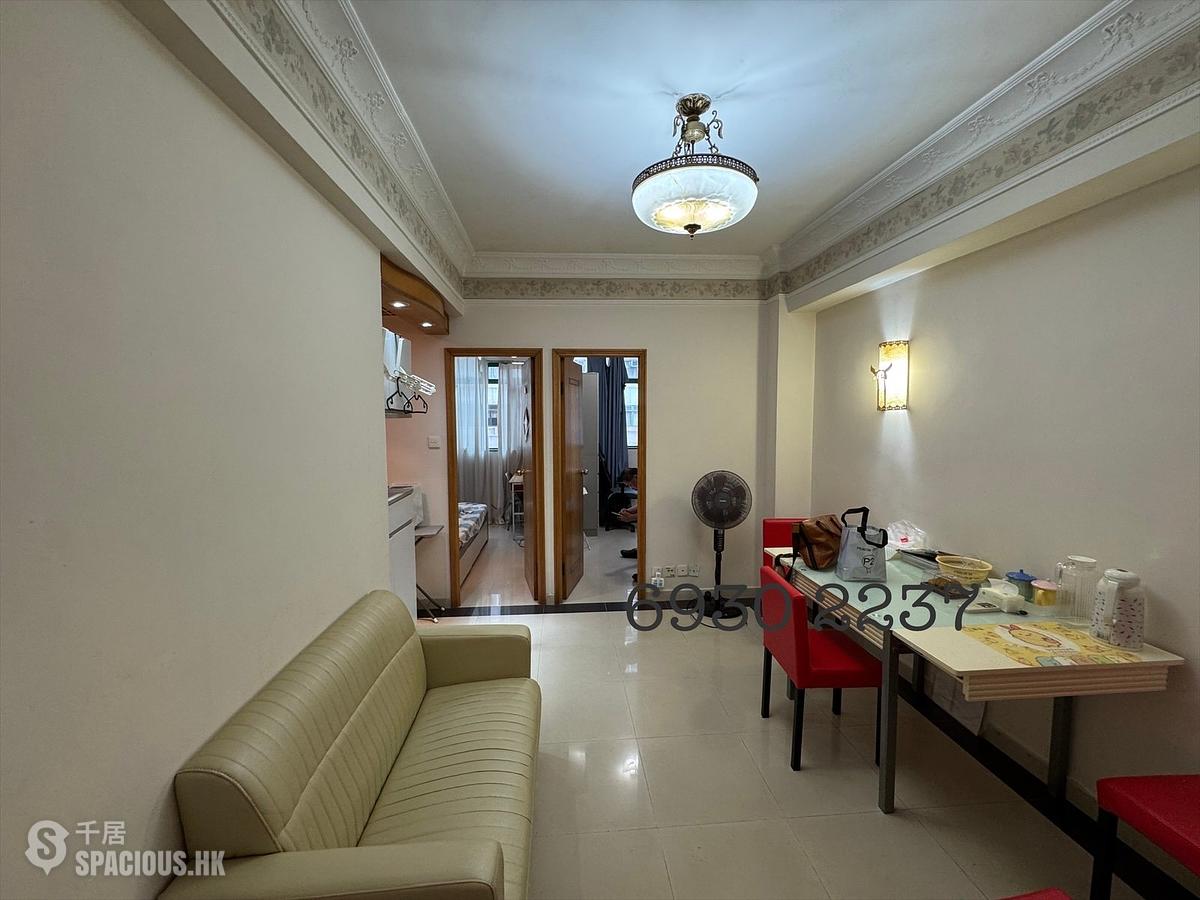 Wan Chai - Lee Wing Building 01