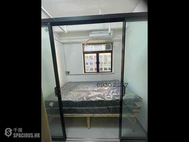 Sheung Wan - 70, Des Voeux Road West 04