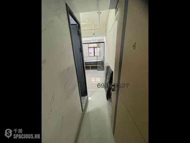 Sheung Wan - 70, Des Voeux Road West 06