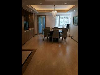 Mid Levels Central - Elegant Garden 02