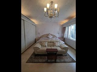 Mid Levels Central - Elegant Garden 03