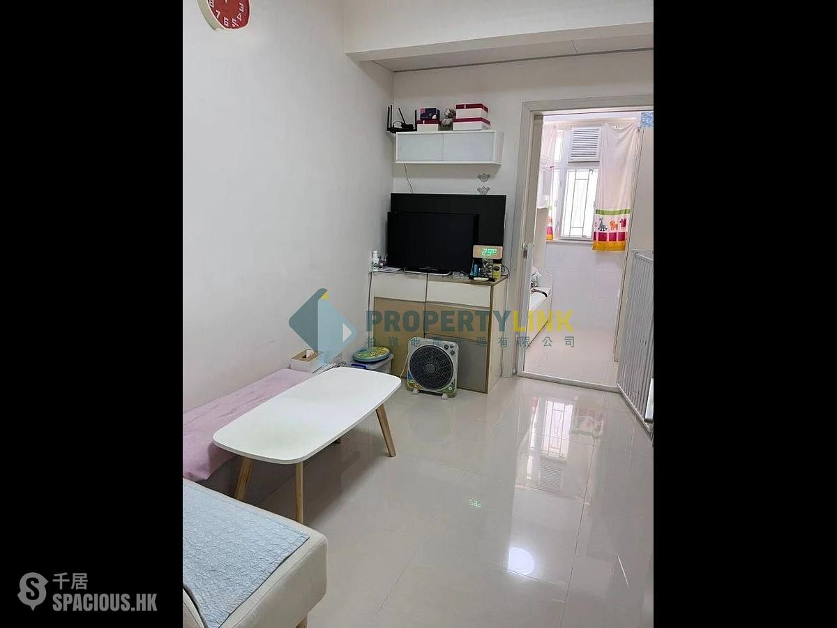 Sai Ying Pun - Sing Fai Building 01