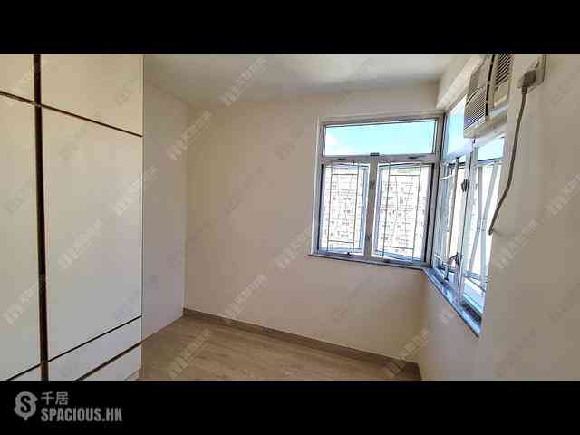 Quarry Bay - Nan Fung Sun Chuen Block 5 04