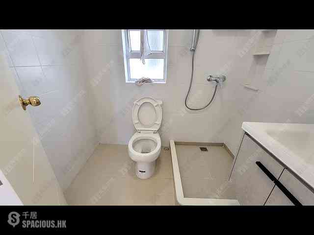 Quarry Bay - Nan Fung Sun Chuen Block 5 07