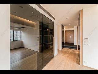 Pok Fu Lam - Albany Court 04