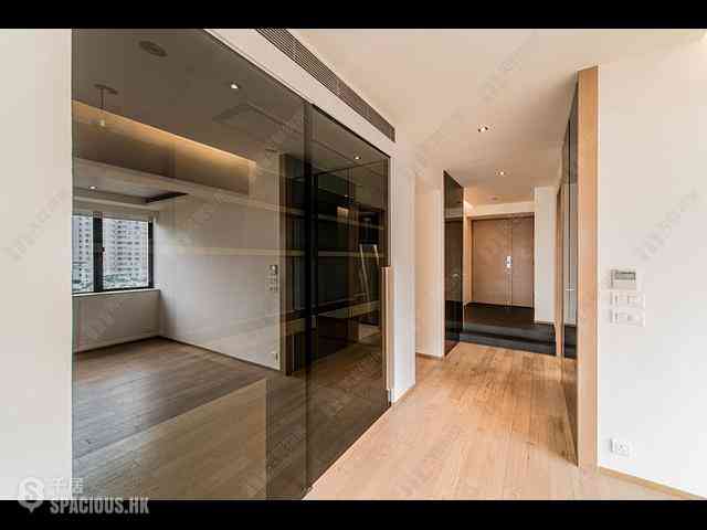 Pok Fu Lam - Albany Court 04