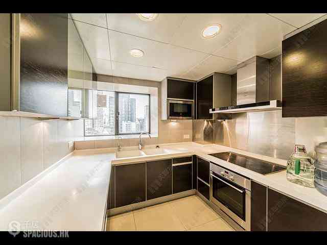 Pok Fu Lam - Albany Court 11