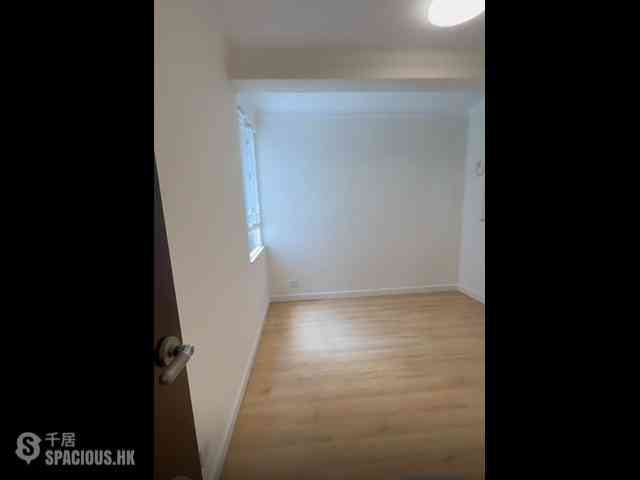 Wan Chai - Phoenix Court Block 5 08