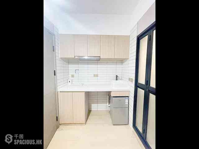 Mong Kok - Kwong Yuen Building 03