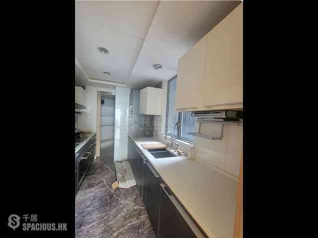 West Kowloon - The Cullinan (Tower 21 Zone 6 Aster Sky) 06