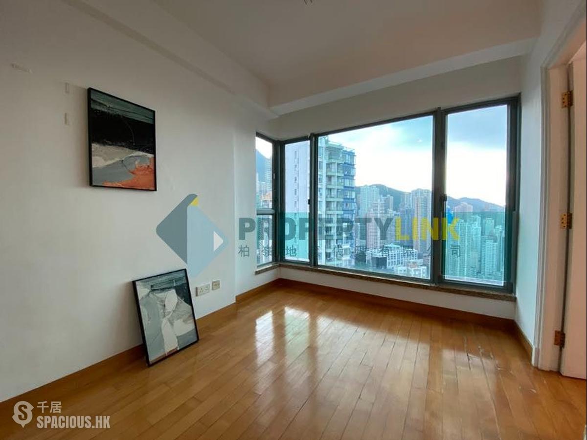 Sheung Wan - Queen's Terrace 01