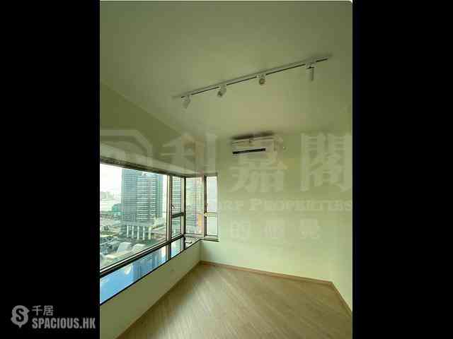 West Kowloon - Sorrento Phase 1 Block 5 04
