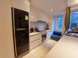 Mid Levels West - Fortune Gardens Block B 11