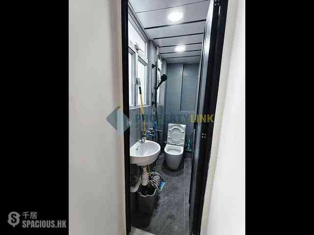 Central - 12, Gough Street 04