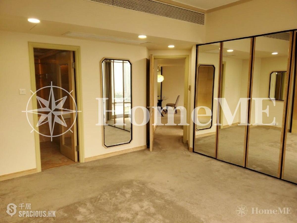 Wan Chai - Convention Plaza Apartments 01