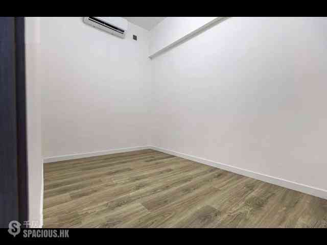 Wan Chai - Lap Tak Building 02
