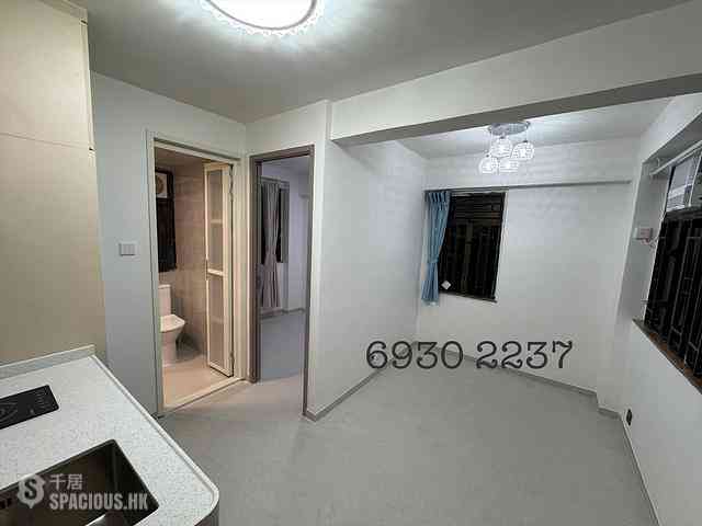 Sai Ying Pun - Wing Lee Building 01