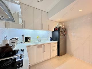 Mid Levels Central - Wing Hong Mansion 05