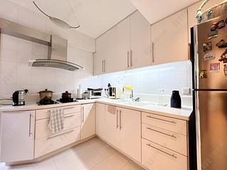 Mid Levels Central - Wing Hong Mansion 09