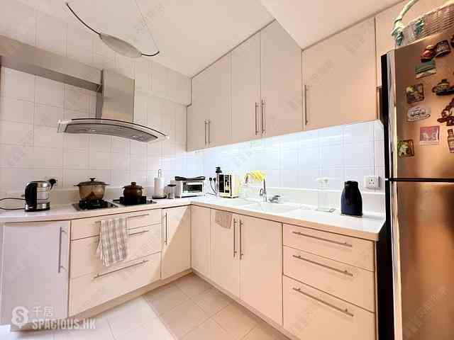 Mid Levels Central - Wing Hong Mansion 09
