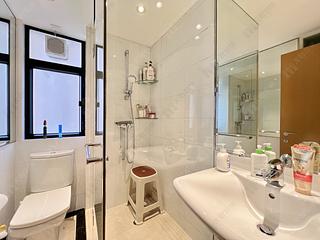 Mid Levels Central - Wing Hong Mansion 10