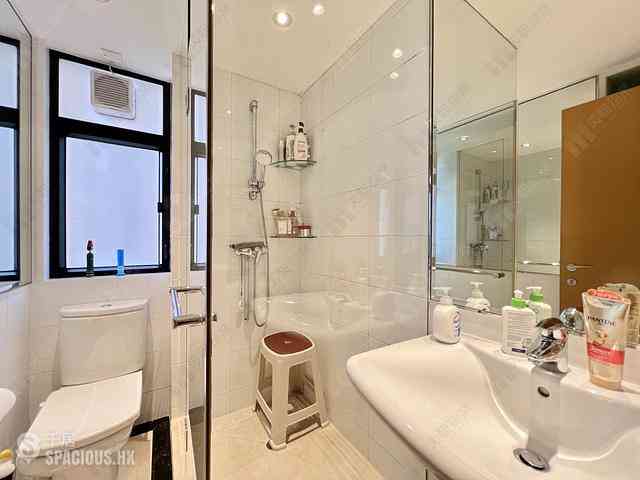 Mid Levels Central - Wing Hong Mansion 10