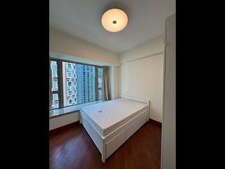 Wan Chai - The Avenue Phase 1 Block 5 04