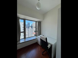 Wan Chai - The Avenue Phase 1 Block 5 05
