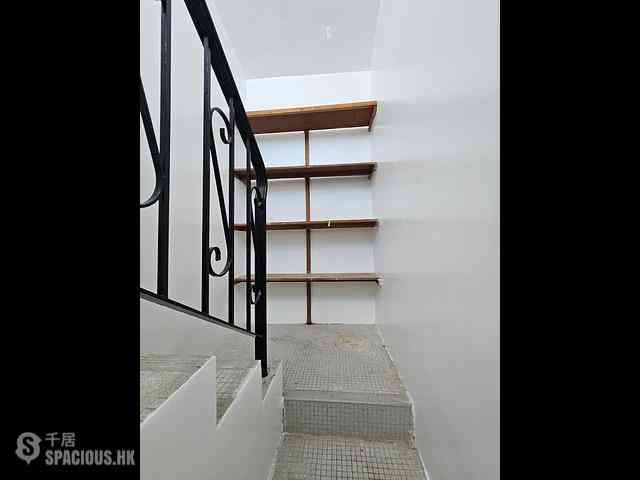 Lamma Island - Yung Shue Wan 03