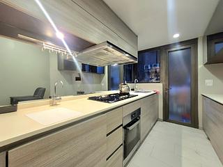 Tung Chung - The Visionary Tower 6 11