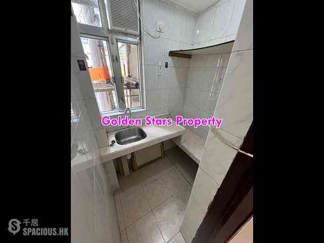 Sai Ying Pun - Wing Lee Building 06